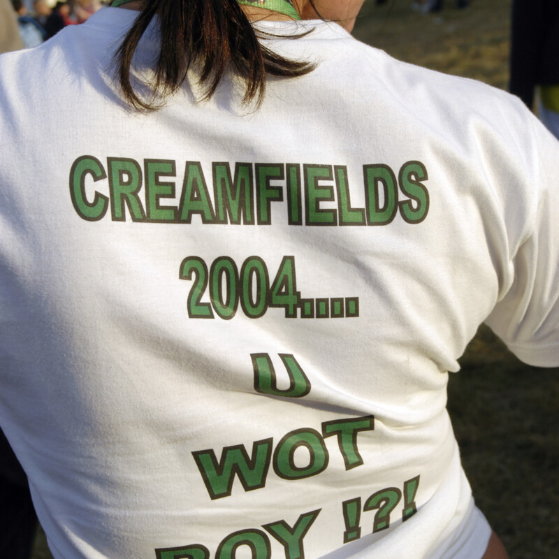 Creamfields 2004 (Demon Imaging Pics) 033.girltshirt.highres