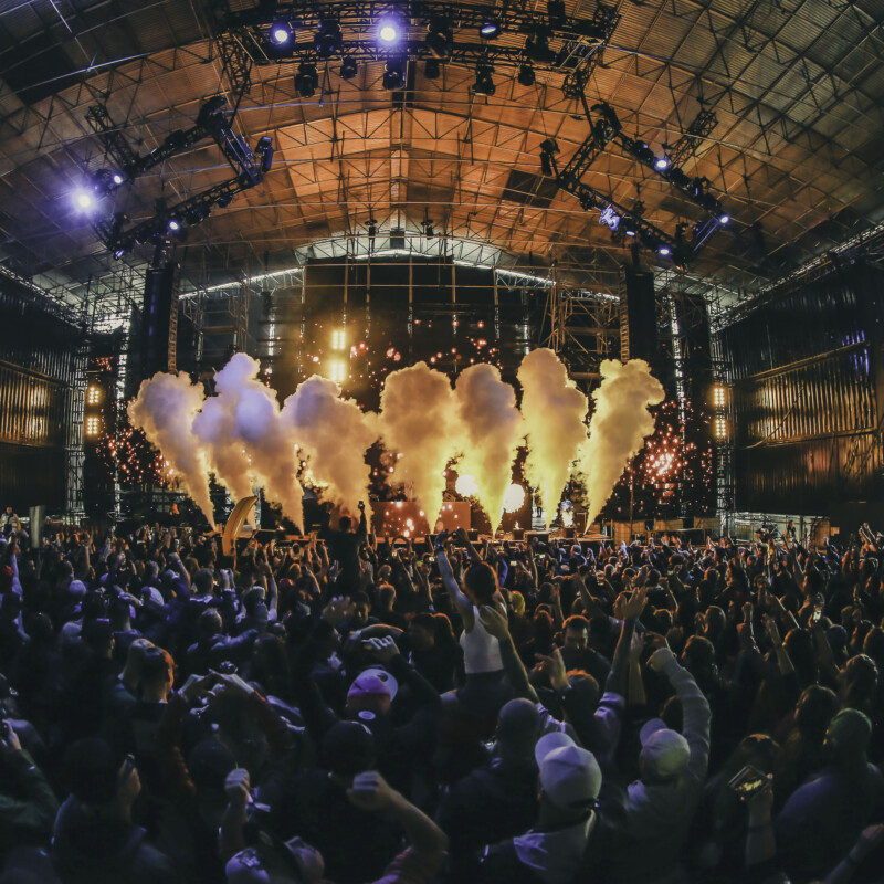 Co2 being dispensed on stage in 2018
